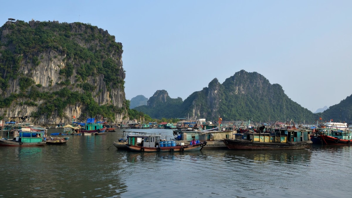 Cai Rong Port serves as the main gateway to Co To Island